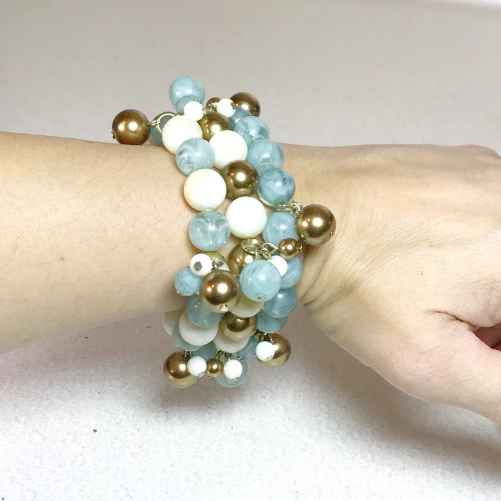 ☀️WEEKEND SALE☀️ ☀️3 Chunky aqua/gold/white beaded stretch bracelets